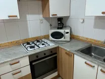 location appartement richement meublé par jour à Tunis route la Marsa Aouina une chambre salon