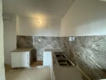 Maison avec grande cour à vendre – Belle opportunité - منزل للبيع مع فناء كبير – فرصة رائعة