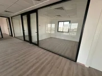 À LOUER – BUREAUX AU LAC 1