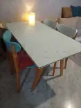table à manger avec 4 chaises