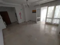 Un très bel S1 au lac avec deux places pkg ss