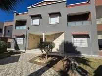 Villa de 400 m² sur un terrain de 597 m²