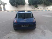 MÉGANE 2 CASQUETTE 
TRÈS BON ÉTAT