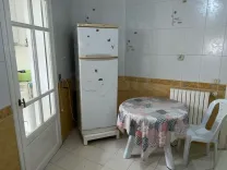 location appartement richement meublé par jour à Tunis route la Marsa Aouina une chambre salon