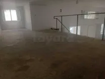 tél 22214299 à vendre 3 loucaux