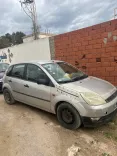À vendre un voiture ford