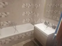 Appartement neuf très haut standing à louer pour courte durée.