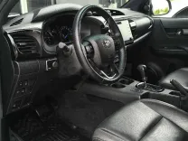 TOYOTA HILUX INVINCIBLE 2.8L 4X4