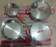 DEUX ENSEMBLES DE BATTERIE DE CUISINE INOX