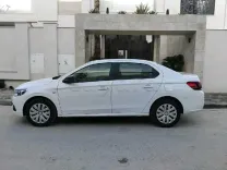 PEUGEOT 301 PREMIÈRE MAIN EN EXCELLENT ÉTAT BOÎTE MANUELLE