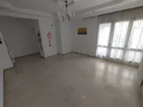 Un très bel S1 au lac avec deux places pkg ss