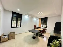 A louer bureau 3 pièces au RDC à El Menzah 1