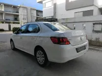 PEUGEOT 301 PREMIÈRE MAIN EN EXCELLENT ÉTAT BOÎTE MANUELLE