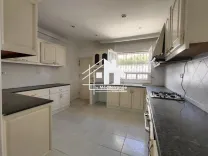 A vendre une villa avec piscine à la soukra