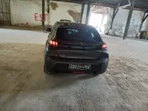 A vendre 208 active pack