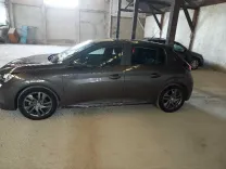 A vendre 208 active pack