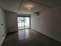 A VENDRE Un Appartement S+2 avec Parking à Sahloul 4