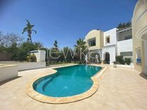 A vendre une villa avec piscine à Gammarth