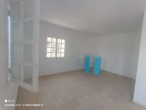 A vendre villa s+2 a cité el ghazela