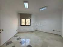 AL Bureau de 150 m² au Lac 1