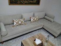 Canapé + Fauteuil+ Table basse presque neufs, très peu utilisés.