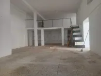 tél 22214299 à vendre 3 loucaux