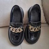 Deux Chaussures d'enfants