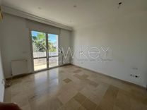 Etage de villa s+3 à la Marsa