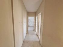 etage de villa sur rout x cité romena 2 pres de station Métro compus