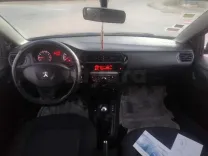 Peugeot 301 modèle 2019 âge 6ans et 5 mois tel 54 077 086