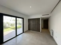 A louer RDC moderne sup 350m² avc jardin Notre Dame