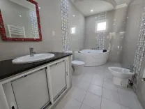 Villa de 400 m² sur un terrain de 597 m²