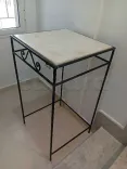 table fer forgé avec marbre en bon état