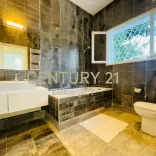 À louer, une villa avec vue sur mer à Carthage