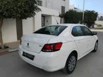 PEUGEOT 301 PREMIÈRE MAIN EN EXCELLENT ÉTAT BOÎTE MANUELLE