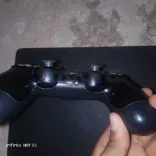 PS4 SLIM NON PATCHÉ AVEC DEUX MANÉTTES