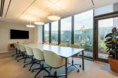 Un bureau de coworking ouvert au design remarquable pour 10 personnes à Tunis, Le Golfe de Tunis