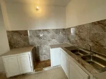 Maison avec grande cour à vendre – Belle opportunité - منزل للبيع مع فناء كبير – فرصة رائعة