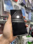 Samsung S23 Ultra 512/12 état neuf peu servi importé jamais réparé tt marche avec facture et garantie boutique prix 1950d 
tel 20172643