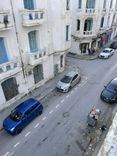 un appartement S+3 à Rue Omkalthoum Tunis 
Tel : 24 339 562