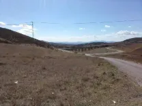 أرض فلاحية تبعد علي مرناق 16 كلمتر فيها ماء و ضوء 4000 متر مربع 92386462