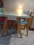 table à manger avec 4 chaises