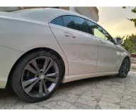 Une belle voiture de luxe Mercedes CLA 180