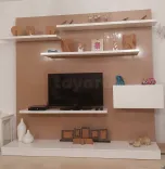 Élément télé et table de salon